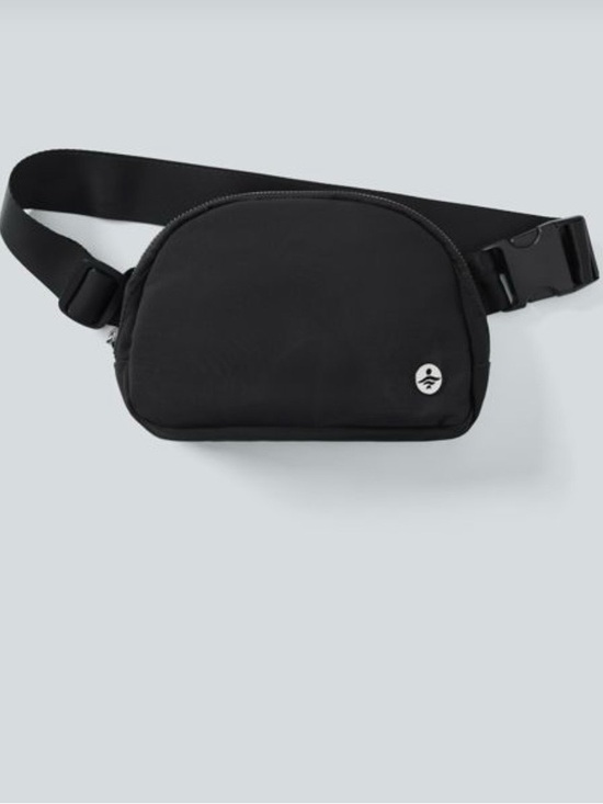 HALARA Handbags - NEW Halara casual Waist Bag Belt Bag Black